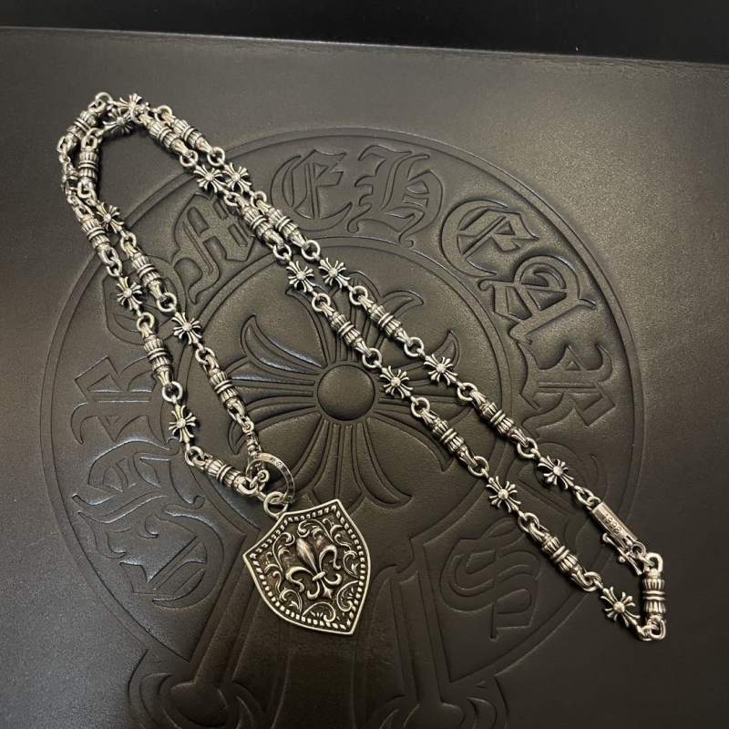 Ch**me He**ts necklaces